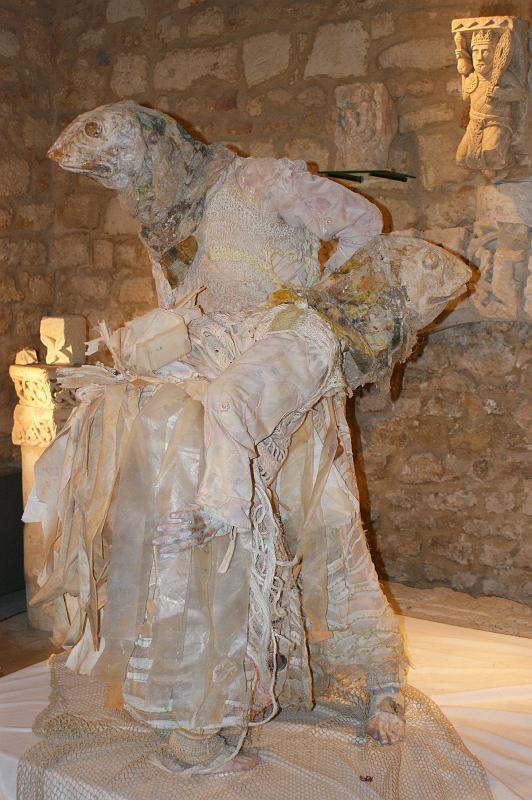 Nuits Romanes 2008 Poissons Pierres_020.JPG